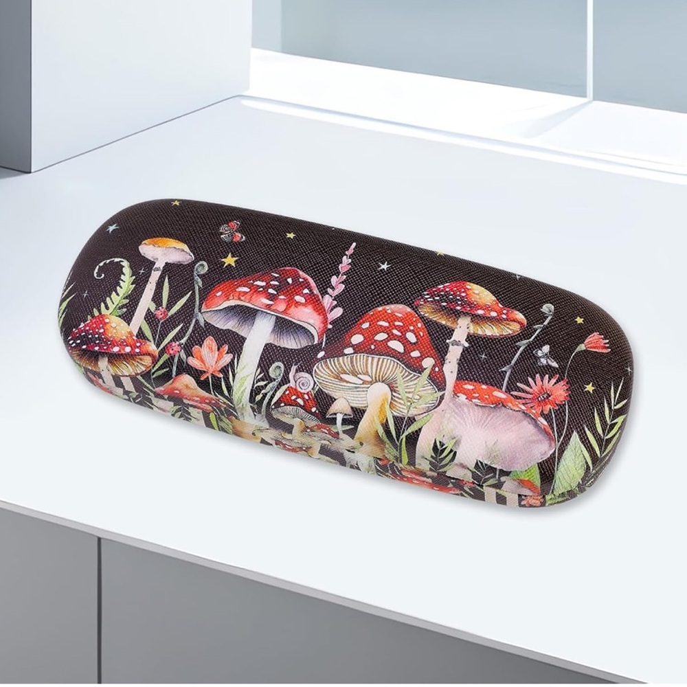 Mushroom Eyeglass/Sunglasses Hard Case, NWOT